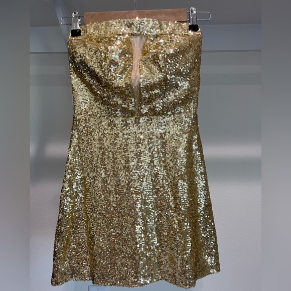 Windsor Dresses & Skirts - Windsor Gold‎ Sequin Prom Cocktail Semi-formal dress size 3/4